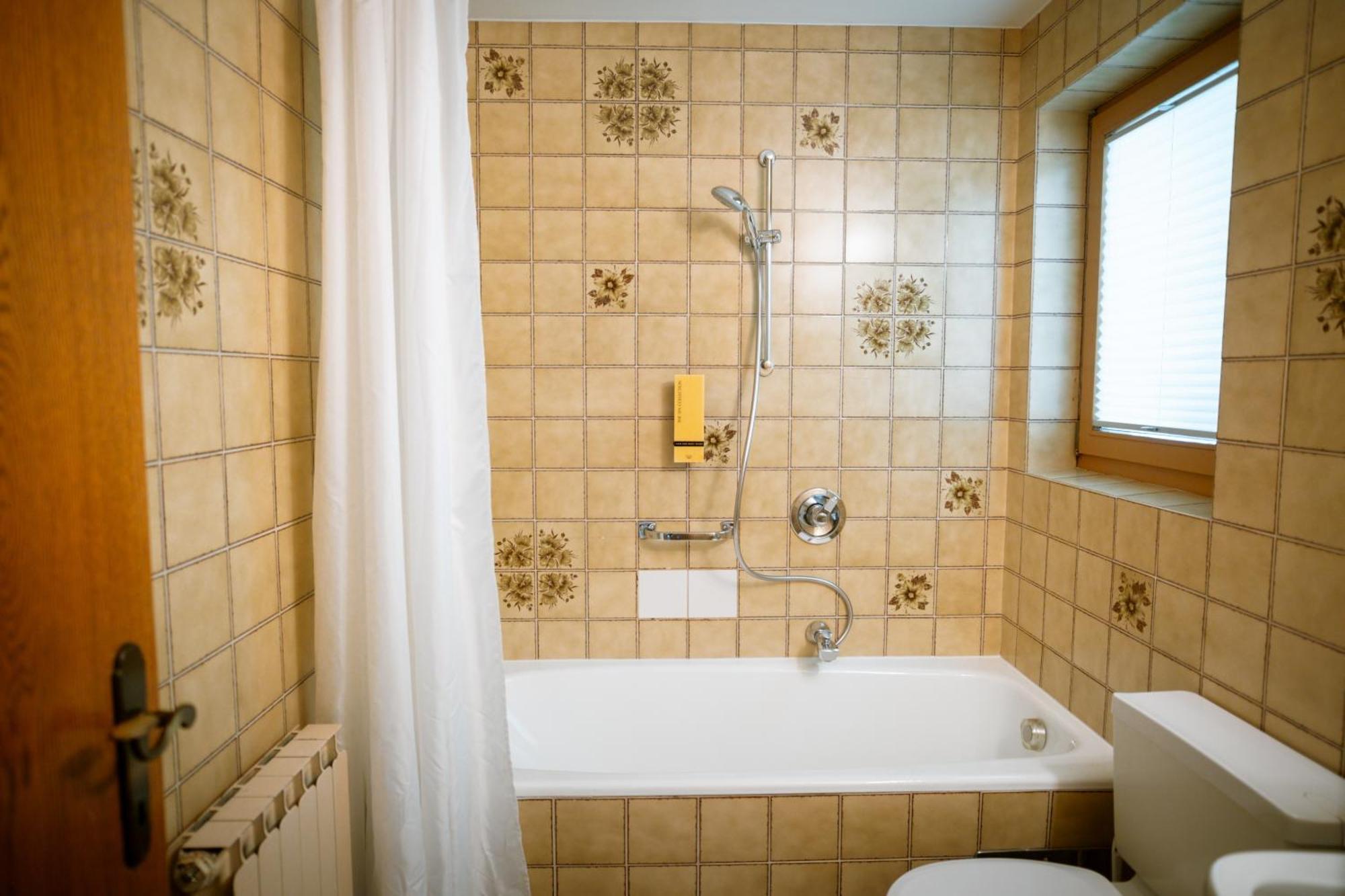 Apart-Garni Innerwiesn Mayrhofen Room photo
